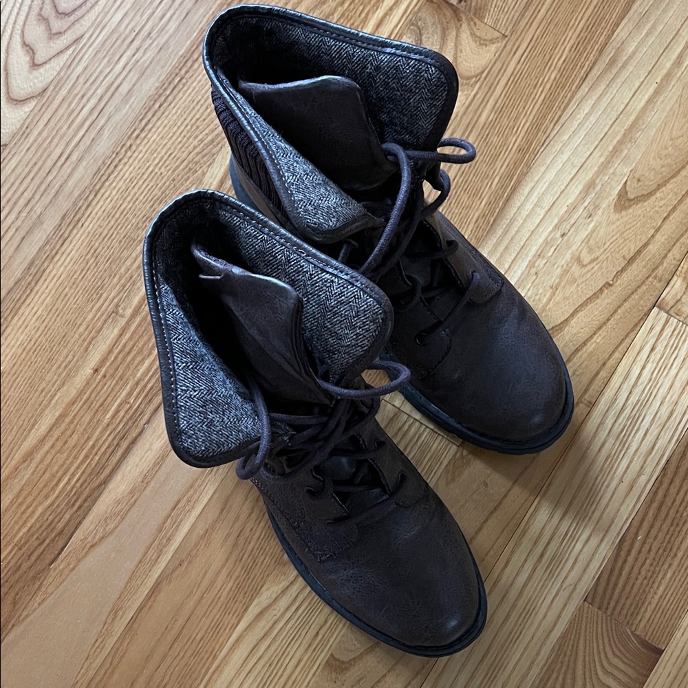 Women’s Brown Lace-Up Ankle Boots
